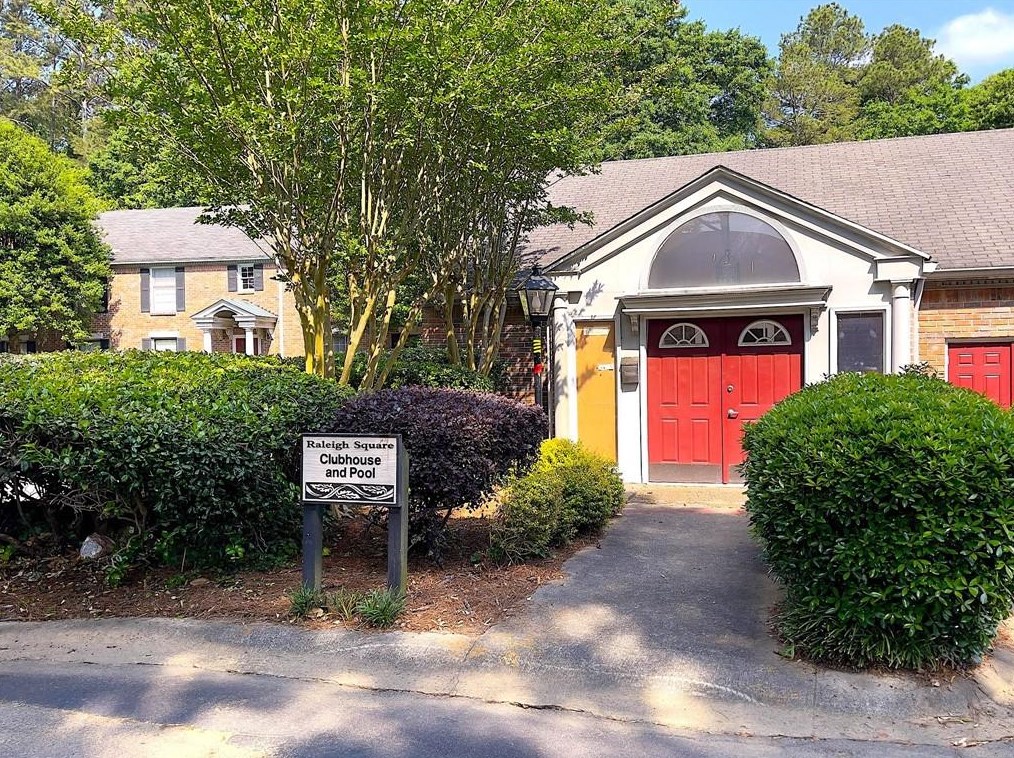 6700 Roswell Rd, Atlanta GA  30328-2503 exterior
