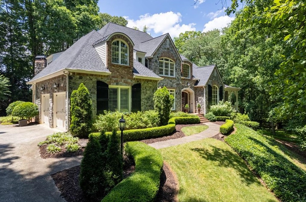 930 Pleasant Hollow Trl, Alpharetta, GA 30004-3483