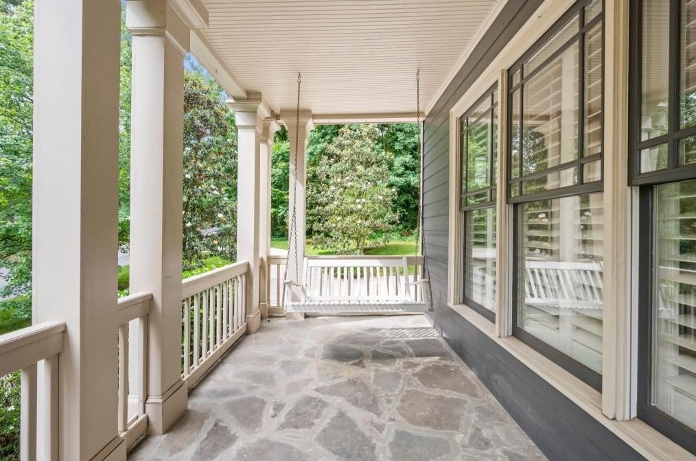 1633 Peachcrest Rd, Decatur GA  30032-4624 exterior