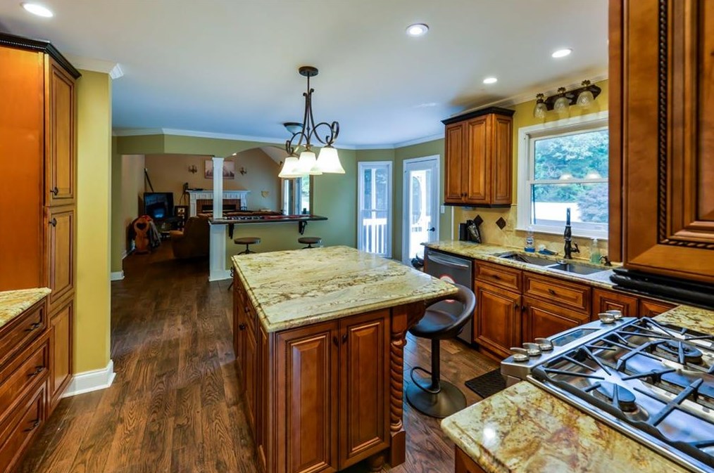 305 Blackberry Ln, Douglasville, GA 30134-6652