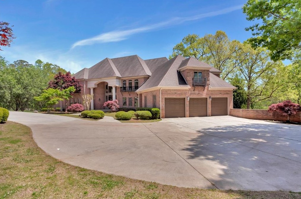 1481 Jones Rd, Roswell, GA 30075
