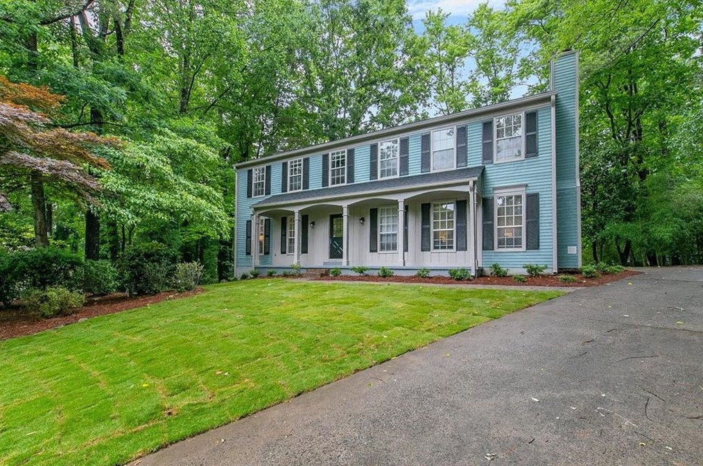 205 Laurel Mill Ct, Roswell, GA 30076-2310
