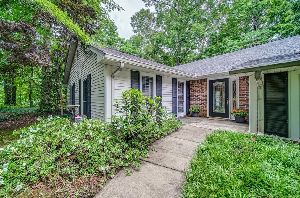 5000 Redcliff Ct, Atlanta, GA 30338-5331