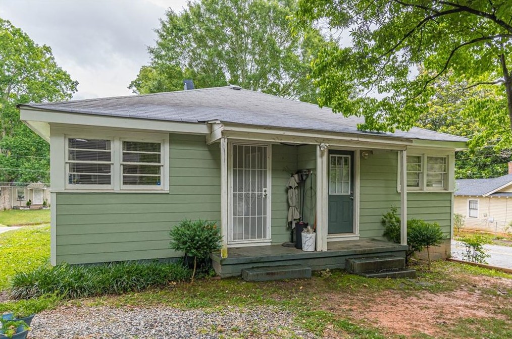 2231 Newnan St, Atlanta GA  30344-2541 exterior