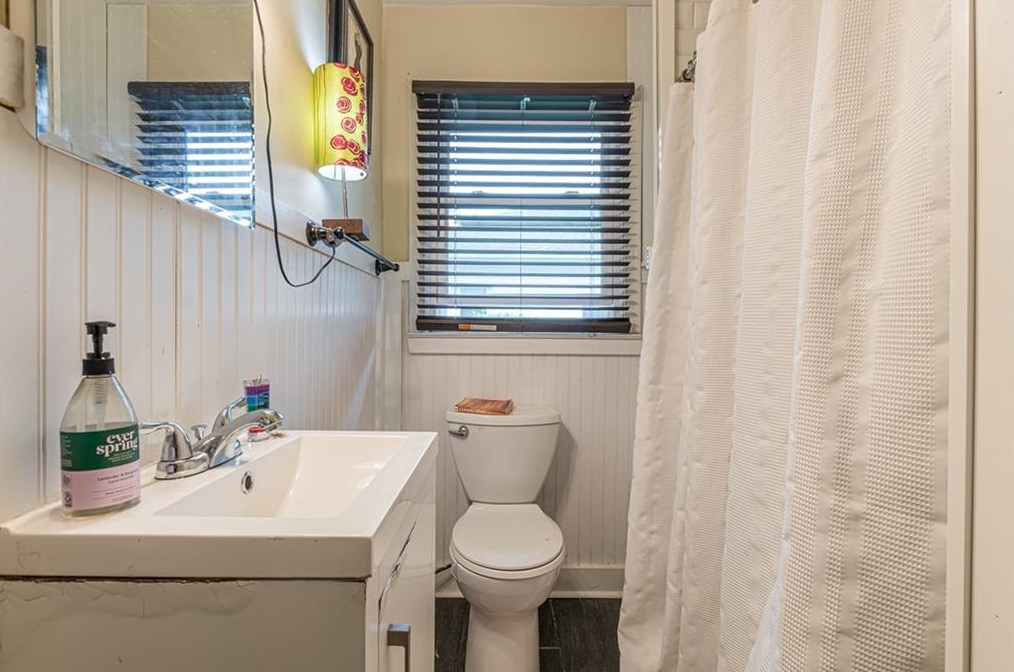 2231 Newnan St, Atlanta GA  30344-2541 exterior