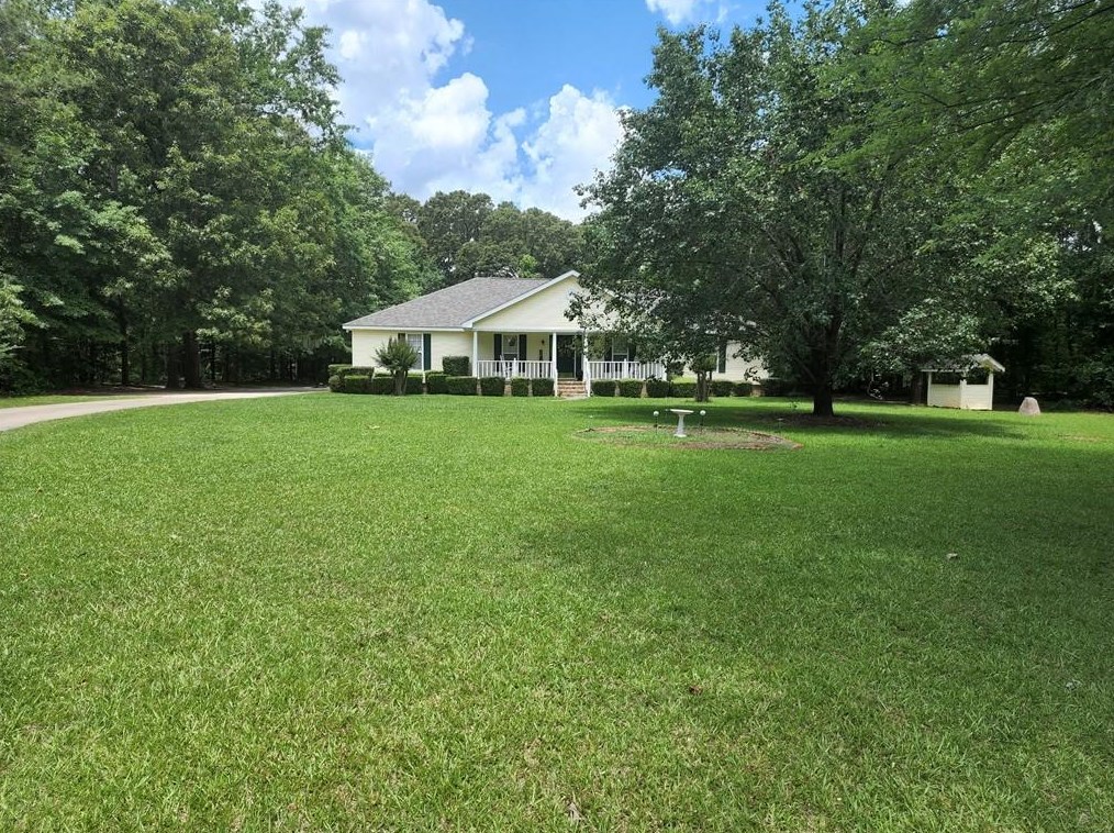 928 Plantation Dr, Sandersville, GA 31082-7452