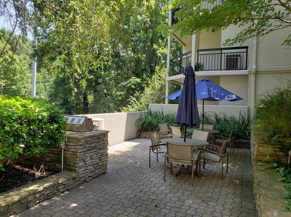 1301 River Green Dr, Atlanta GA 30327-3055 exterior