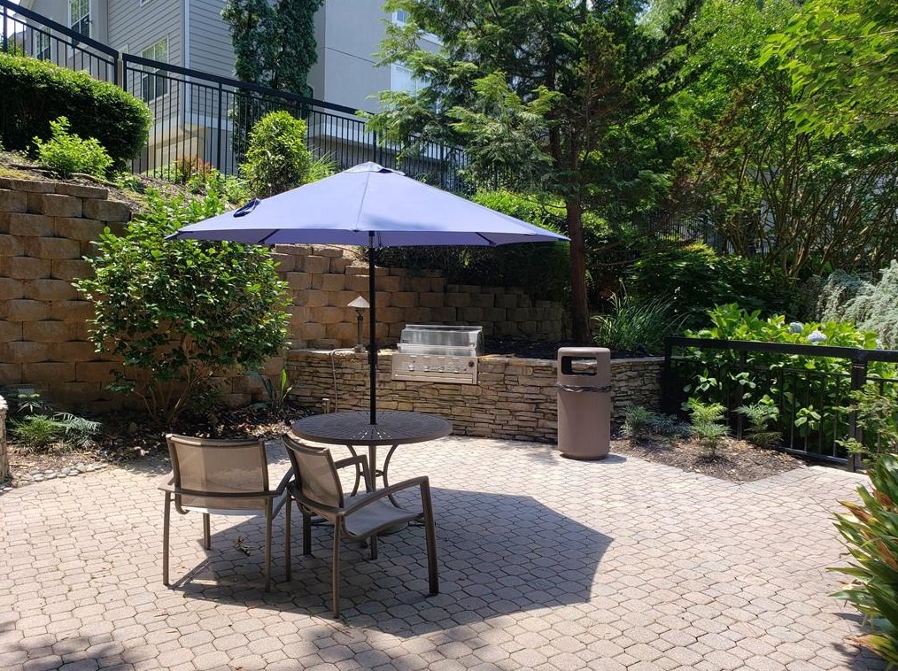 1301 River Green Dr, Atlanta GA 30327-3055 exterior