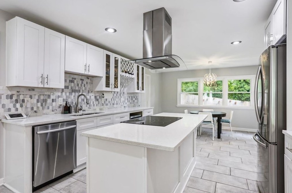 2623 Miriam Ln, Decatur GA  30032-5732 exterior