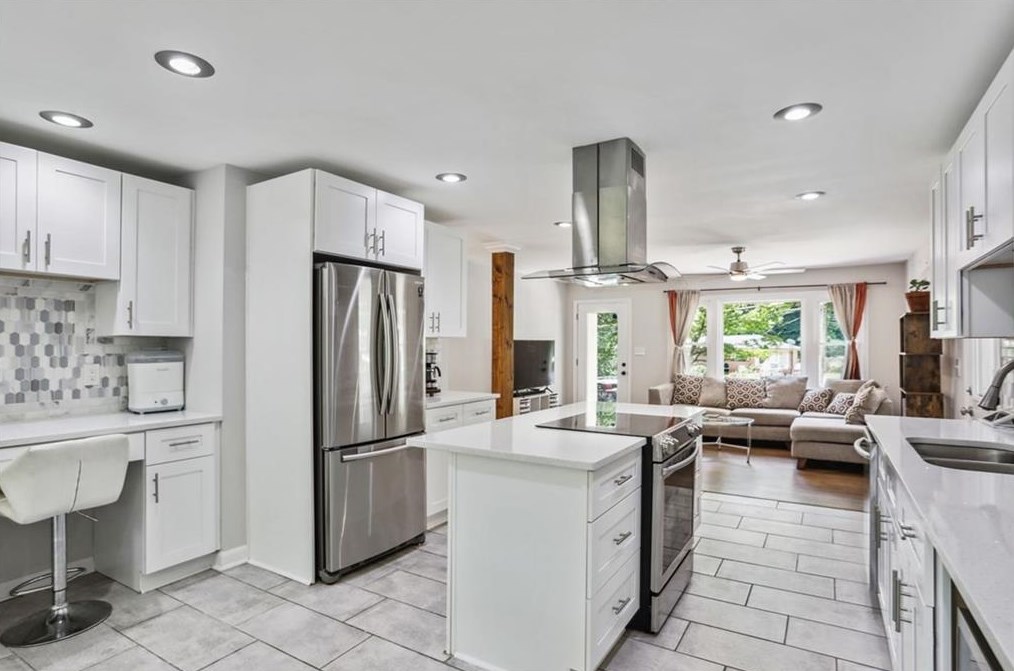 2623 Miriam Ln, Decatur GA  30032-5732 exterior