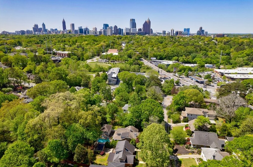 613 Sherwood Rd, Atlanta GA  30324-5226 exterior