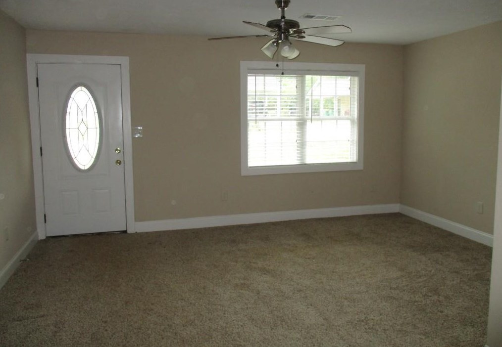 82 Circle Dr, Winder, GA 30680-2004