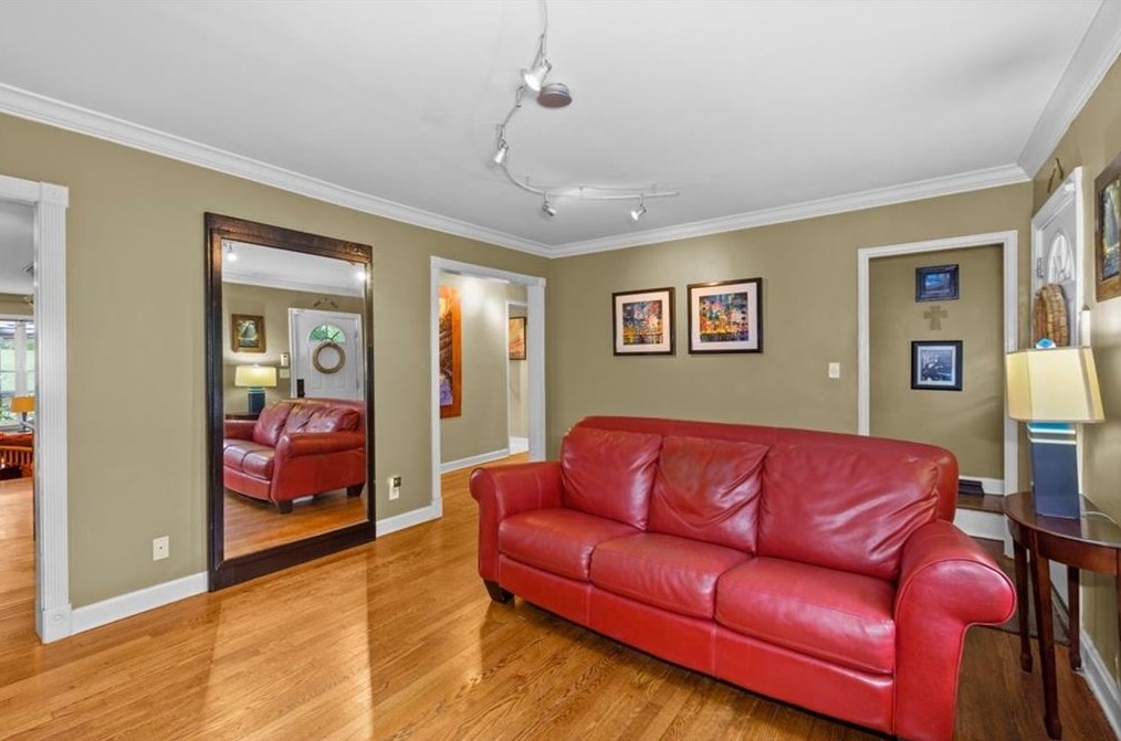 1380 Deerwood Dr, Decatur GA  30030-4512 exterior