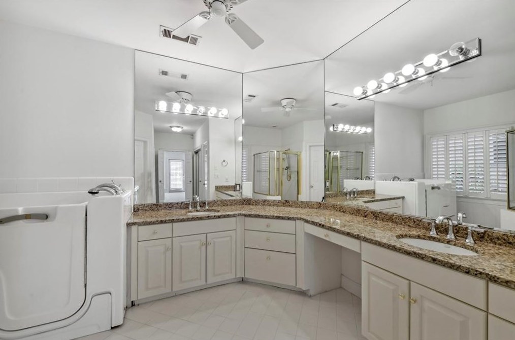 10 Westminster Close Dr, Atlanta GA  30327-1604 exterior