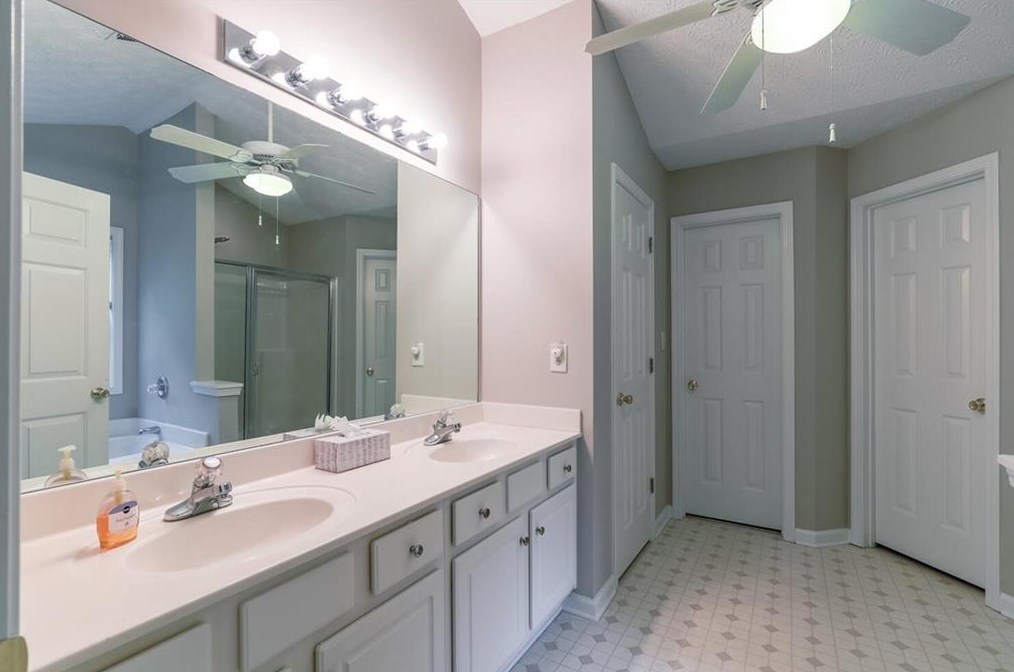 2433 Radcliff Dr, Lawrenceville GA 30043-2002 exterior