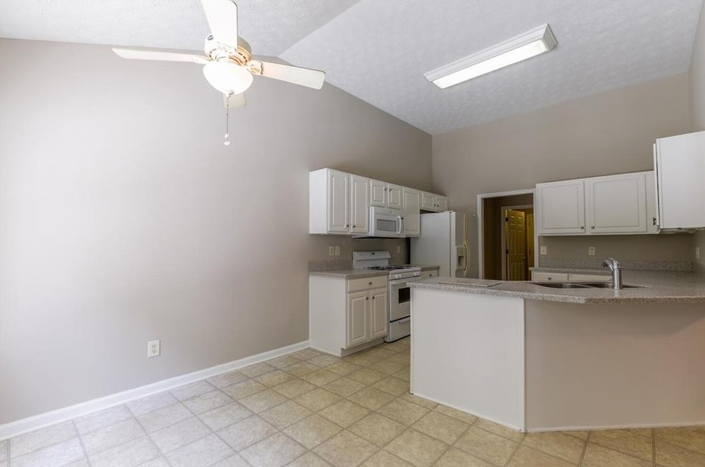 2433 Radcliff Dr, Lawrenceville GA 30043-2002 exterior