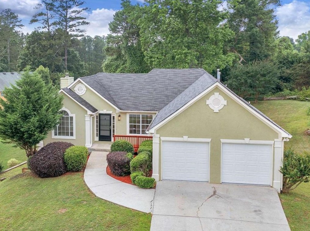 1120 Reunion Pl, Atlanta GA  30331-6356 exterior