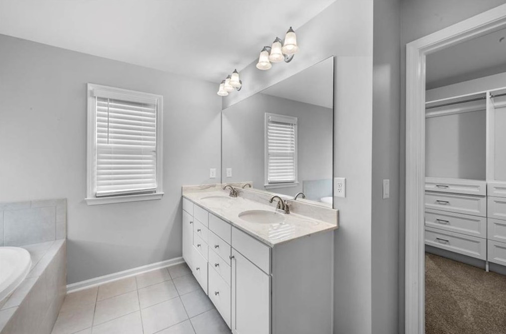 7043 Tree House Way, Flowery Branch GA  30542-7546 exterior