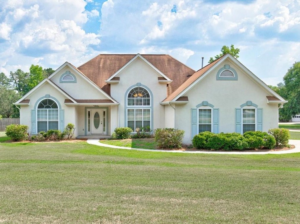 104 Crossing Dr, Stockbridge, GA 30281