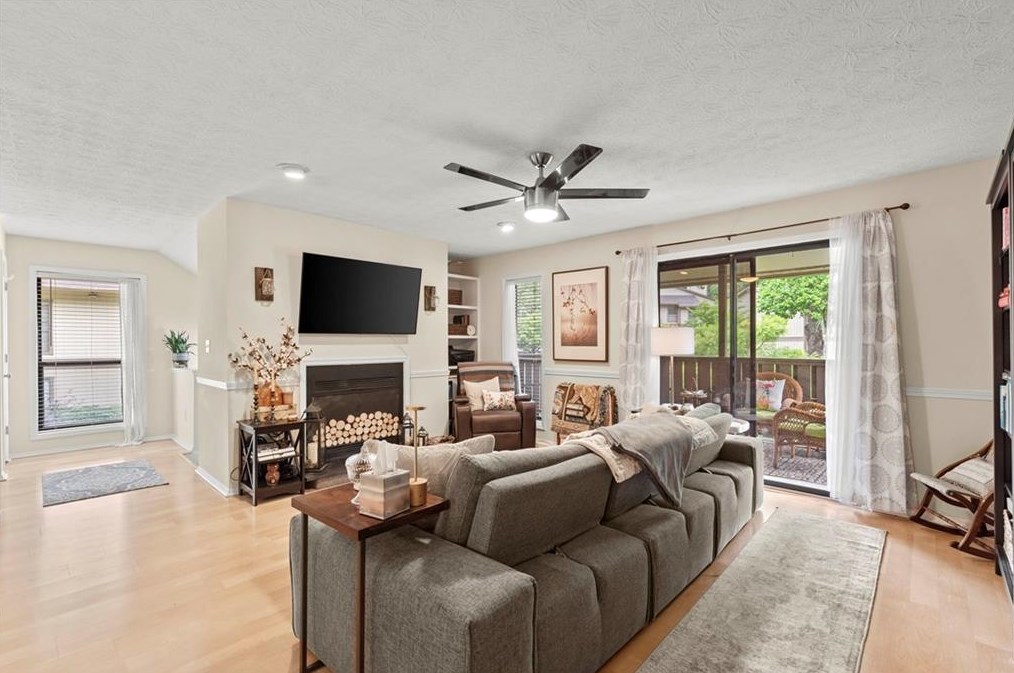 1206 Woodcliff Dr, Atlanta, GA 30350-3148