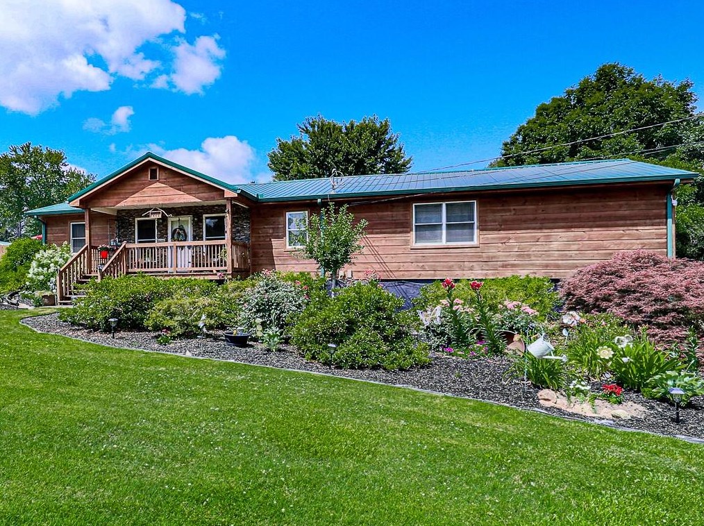 885 Fairview Rd, Ball Ground, GA 30107