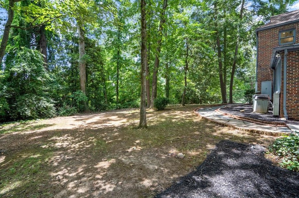 2665 Northside Dr, Atlanta GA  30305-3515 exterior