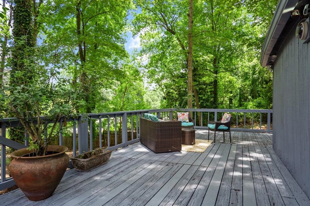 2665 Northside Dr, Atlanta GA  30305-3515 exterior