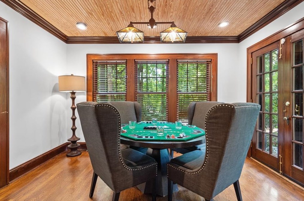 2665 Northside Dr, Atlanta GA  30305-3515 exterior