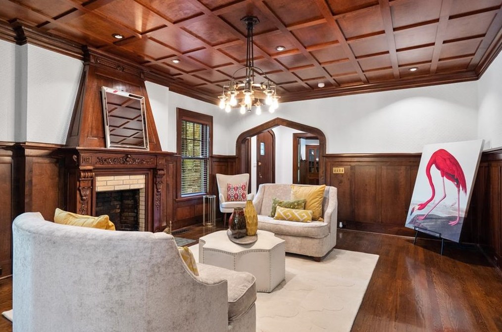 2665 Northside Dr, Atlanta GA  30305-3515 exterior