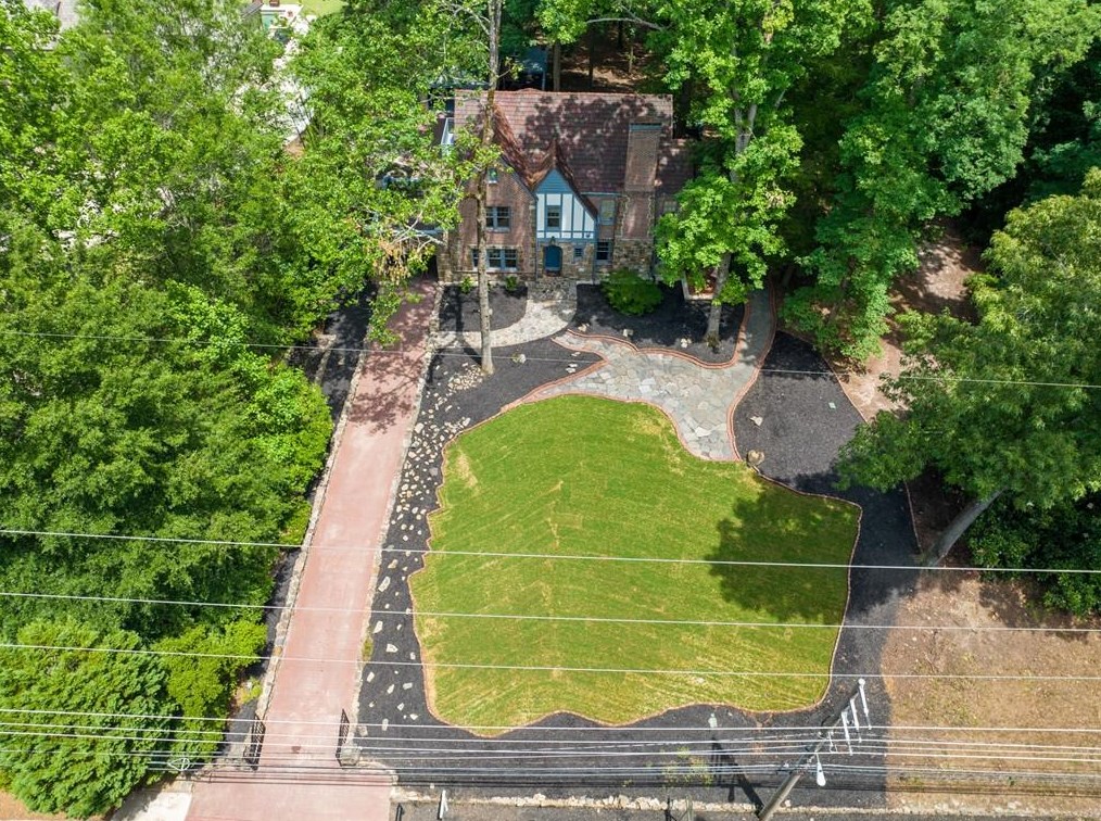 2665 Northside Dr, Atlanta GA  30305-3515 exterior