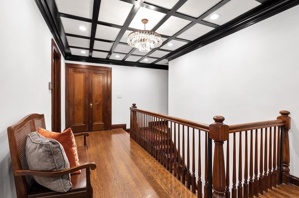 2665 Northside Dr, Atlanta GA  30305-3515 exterior