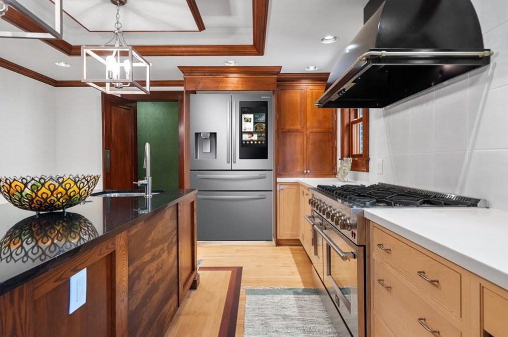 2665 Northside Dr, Atlanta GA  30305-3515 exterior