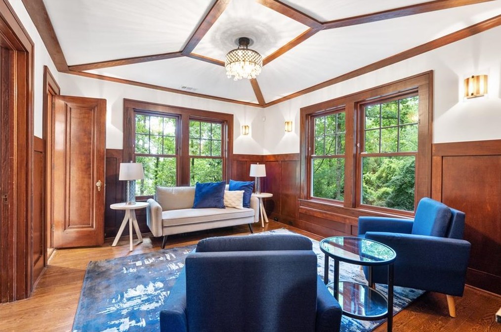 2665 Northside Dr, Atlanta GA  30305-3515 exterior