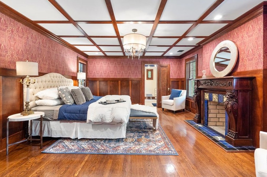 2665 Northside Dr, Atlanta GA  30305-3515 exterior