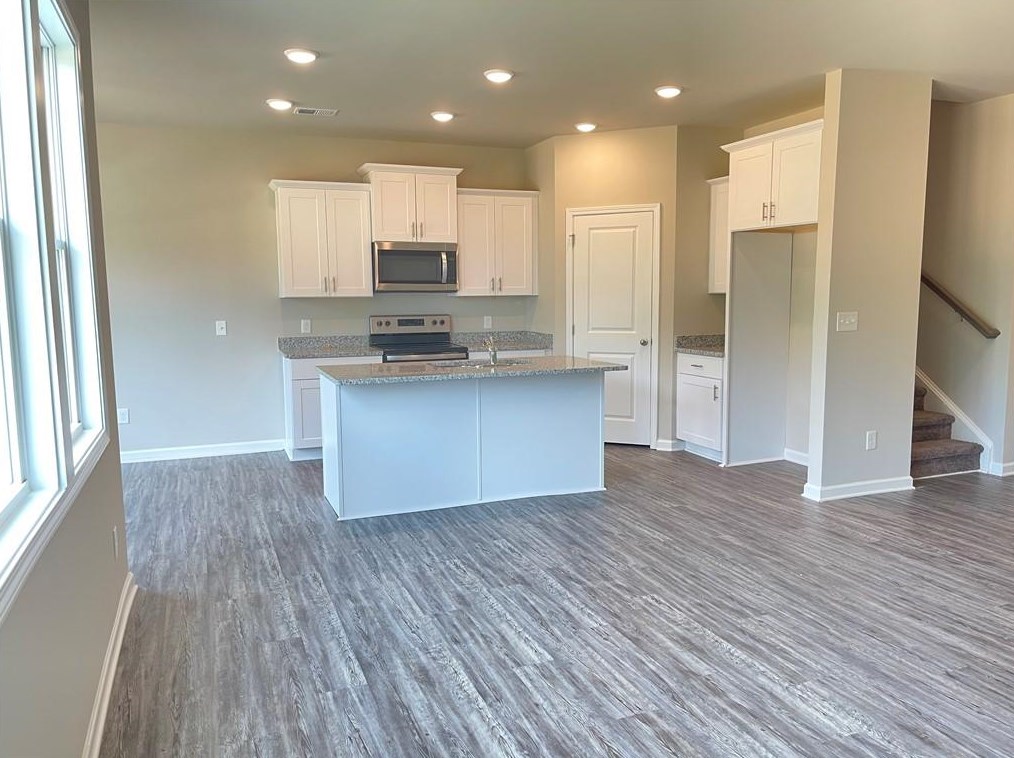 120 Old Mill Dr, Calhoun, GA 30701-5728