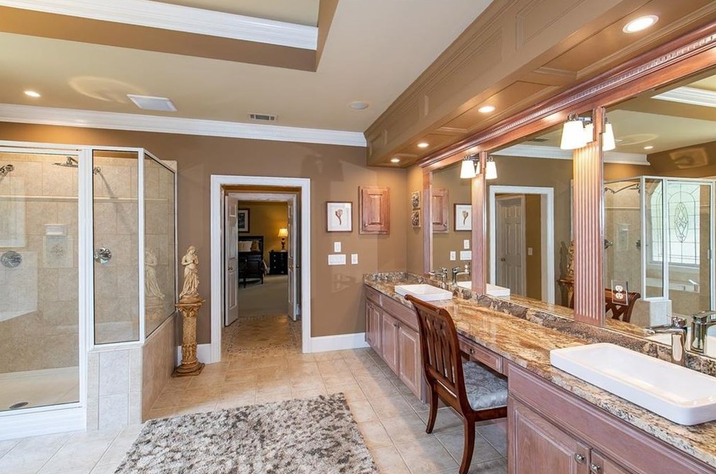 2040 Bent Crk Mnr, Alpharetta GA exterior