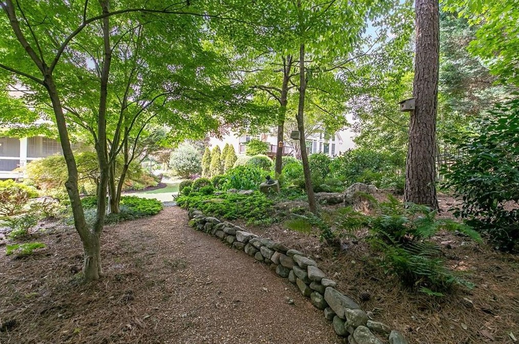 2040 Bent Crk Mnr, Alpharetta GA exterior