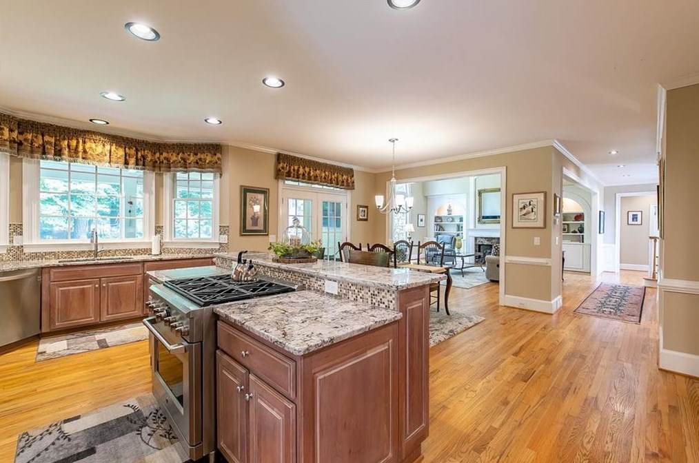 2040 Bent Crk Mnr, Alpharetta GA exterior