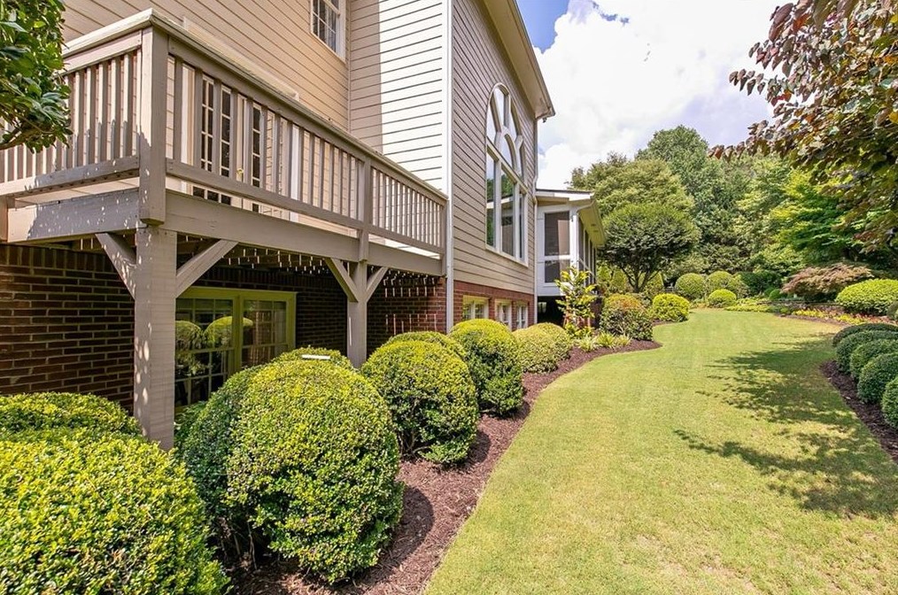 2040 Bent Crk Mnr, Alpharetta GA exterior