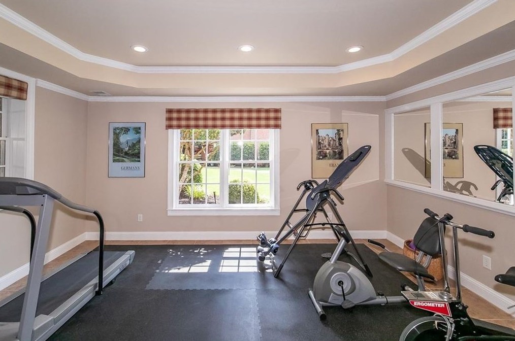 2040 Bent Crk Mnr, Alpharetta GA exterior