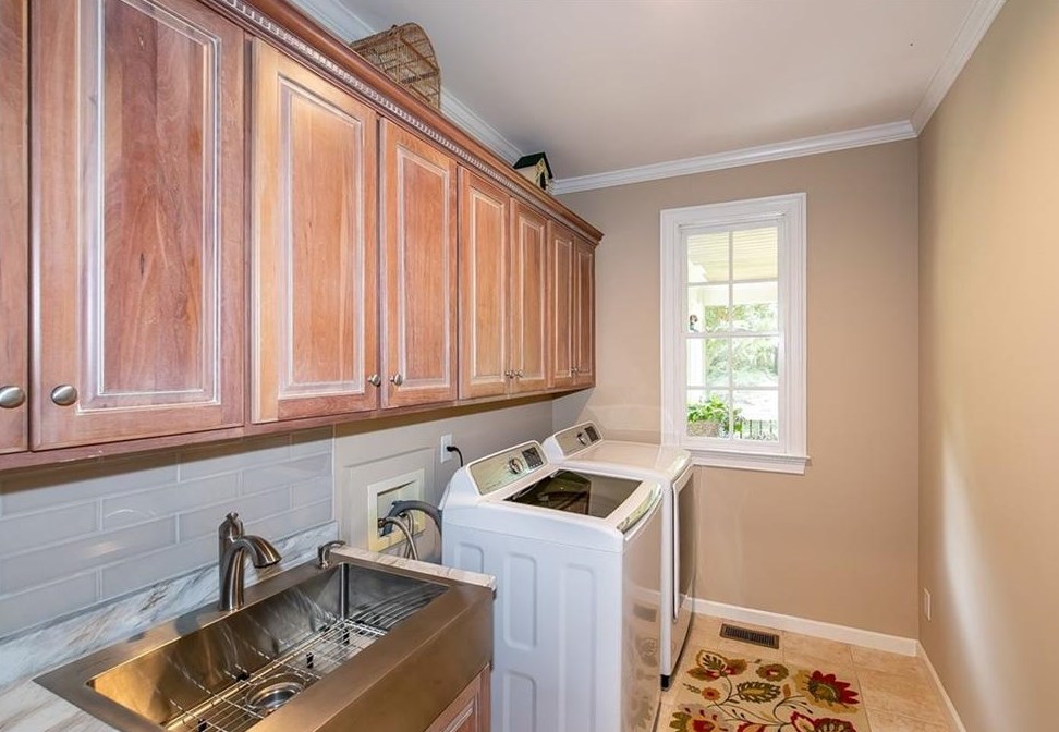 2040 Bent Crk Mnr, Alpharetta GA exterior