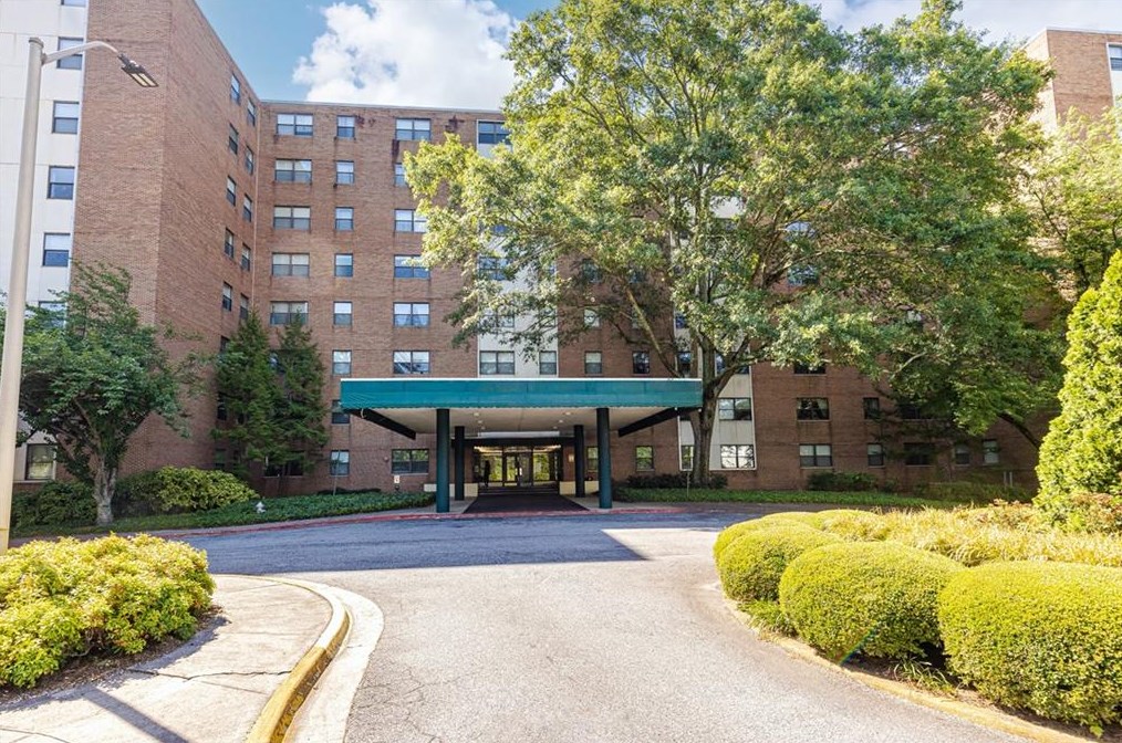 2965 Pharr Rd, Atlanta GA  30305 exterior