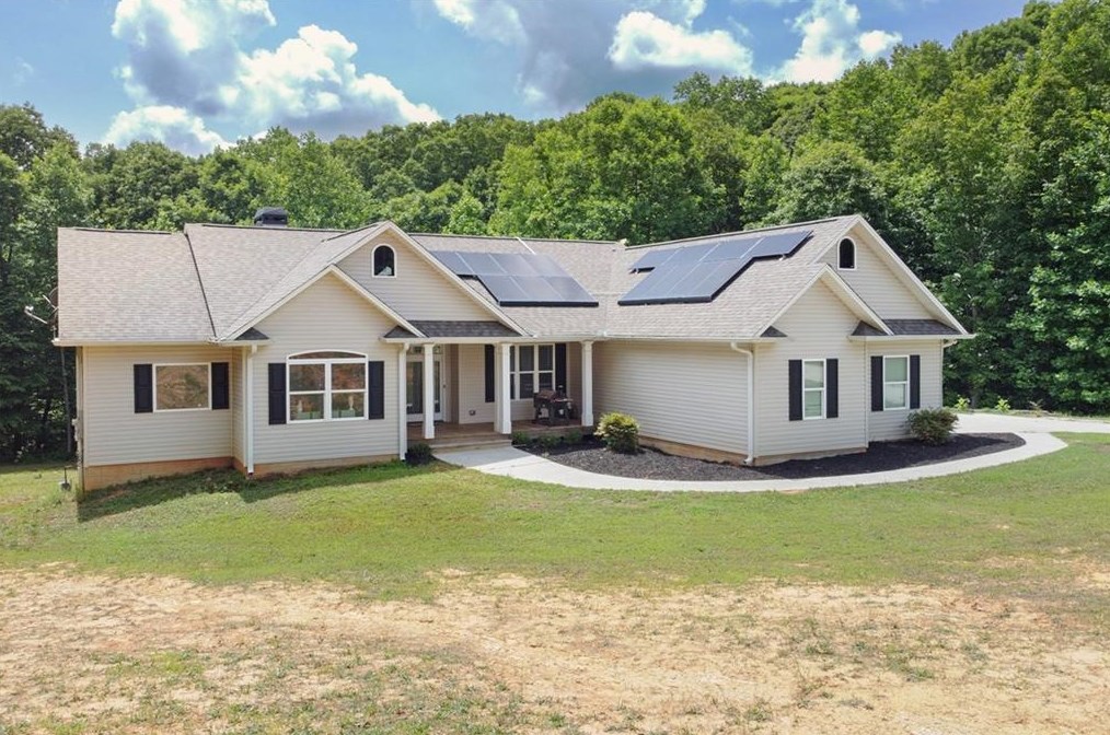 6916 County Line Rd, Lula, GA 30554