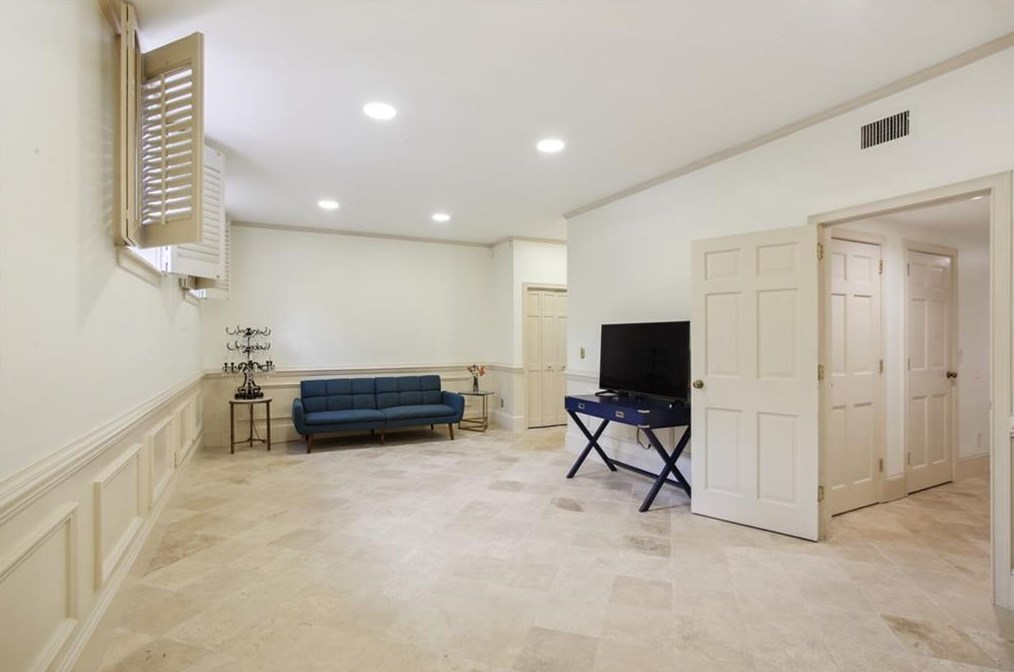 403 Townsend Pl, Atlanta GA  30327-3037 exterior