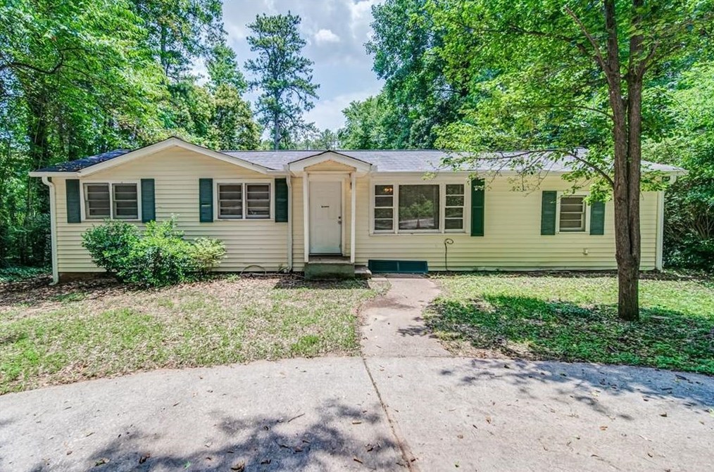 422 Hawthorne Cir, Stockbridge, GA 30281