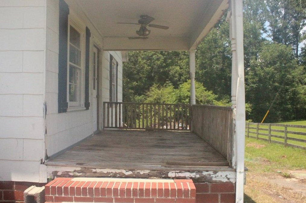 909 E College St, Bowdon, GA 30108