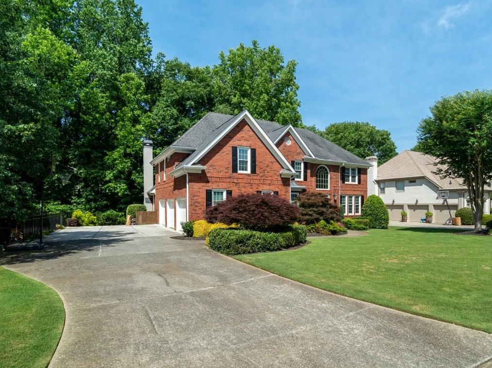 5275 Linnadine Way, Norcross, GA 30092