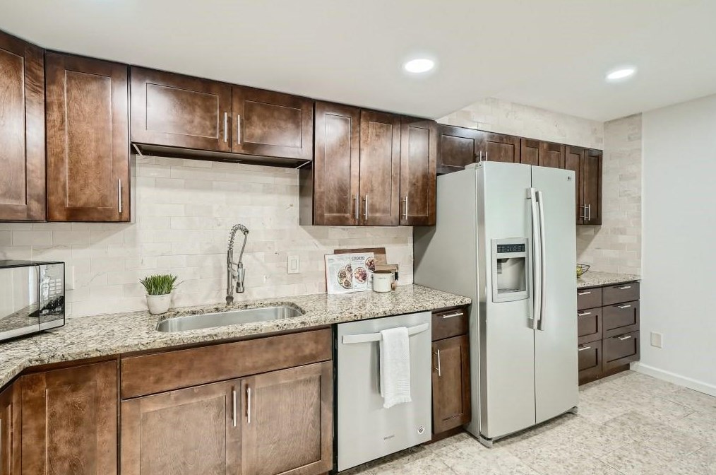 2103 Simsbury Ln, Atlanta GA 30338-6511 exterior