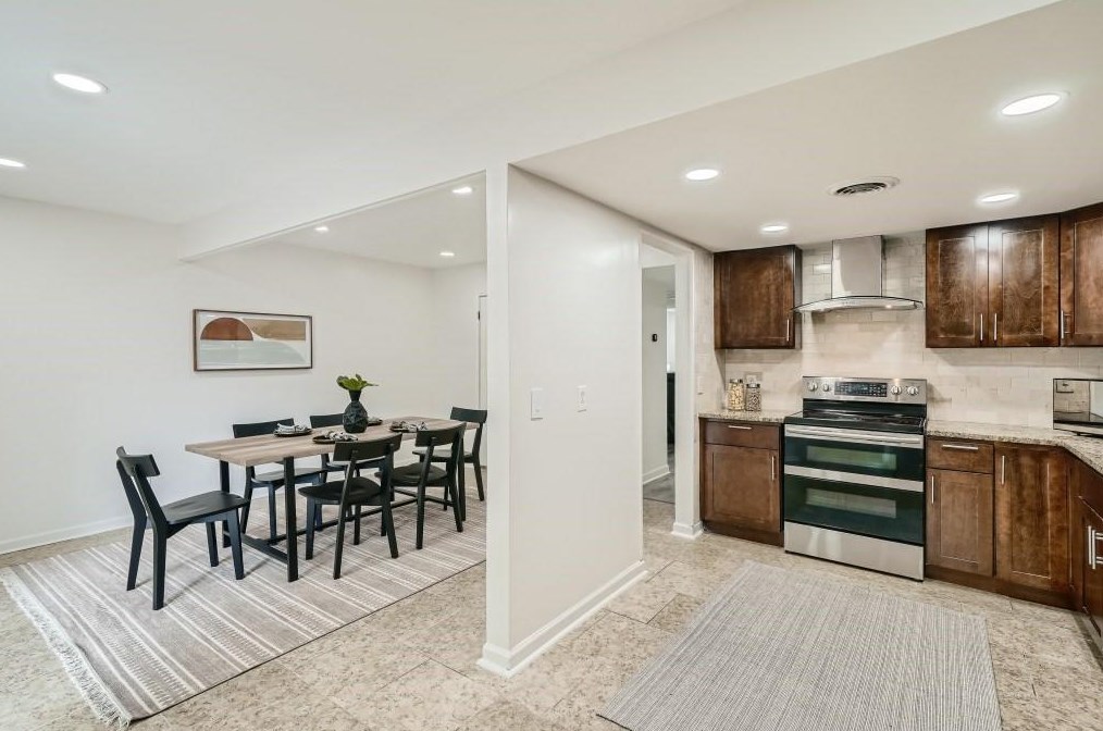 2103 Simsbury Ln, Atlanta GA 30338-6511 exterior