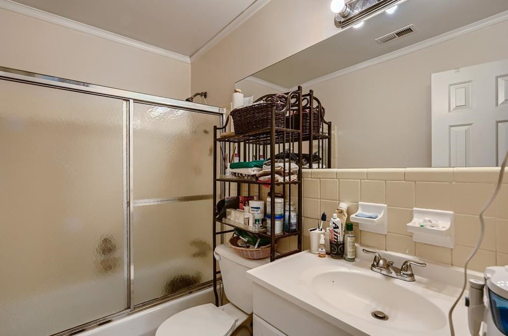 1653 Pne Gln Cir, Decatur GA 30035-1537 exterior